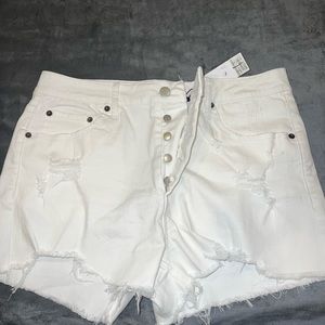 NWT—-BB DAKOTA Steve Madden, W26–White Shorts